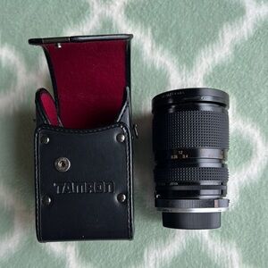 Tamron SP 28-80mm f/3.5-4.2 lens for Konika with Case